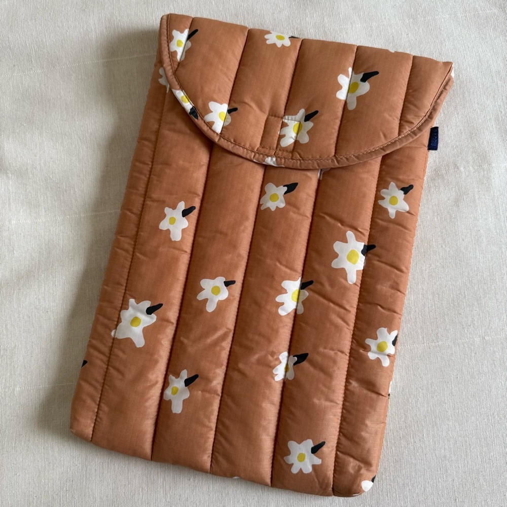 BAGGU Puffy Laptop Sleev 13”/14” Painted Daisy